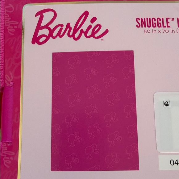 New Barbie Textured Throw - Picture 7 of 7